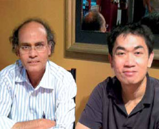 (L:R) Bawrunga GP, Dr Rafiq with Dr Larry Yee at the Nambucca Heads clinic.